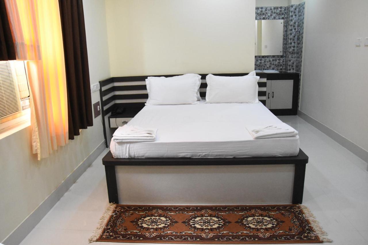 كوتاك Hotel Bnson Blue المظهر الخارجي الصورة